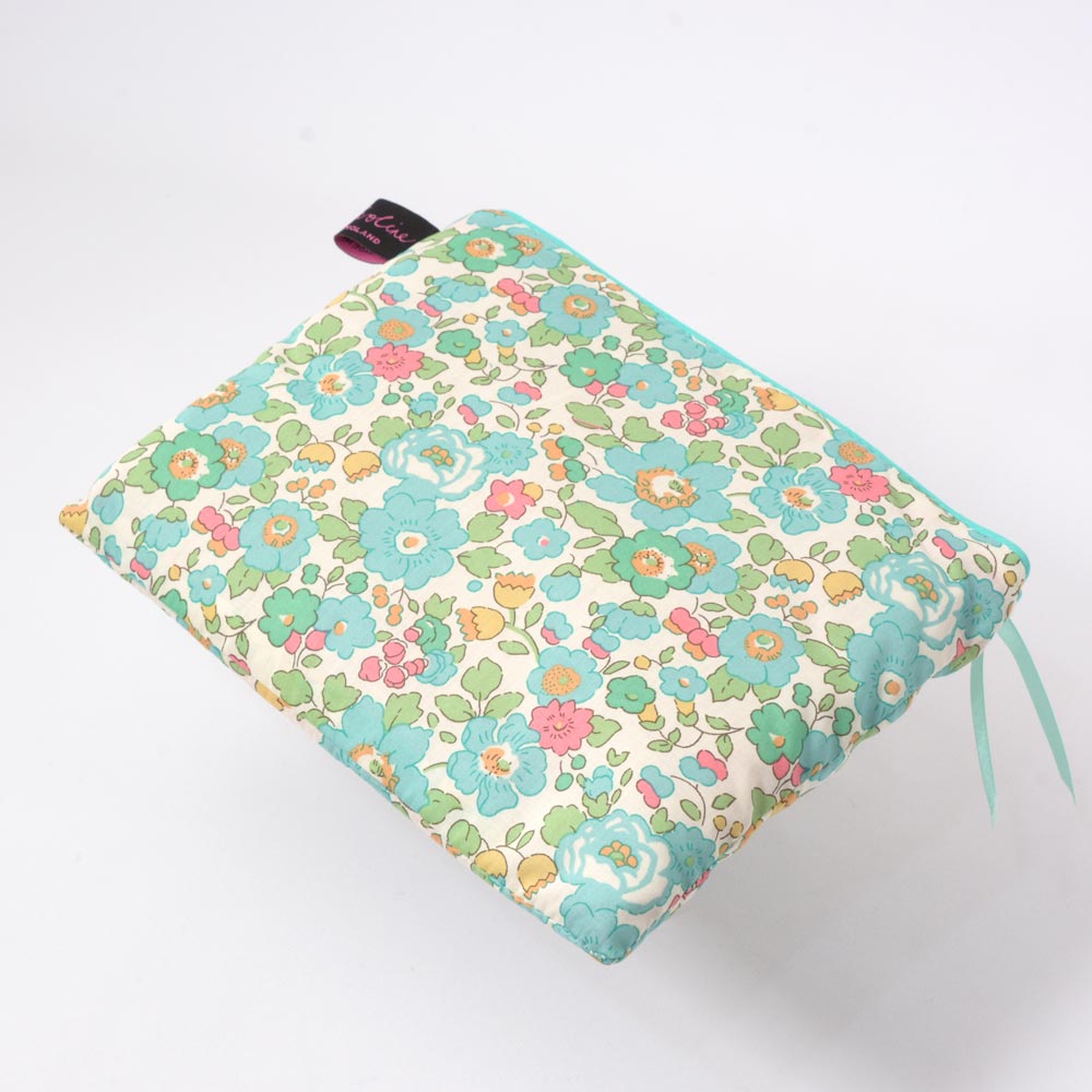 アリスキャロライン リバティ タナローン ミディアムフラットポーチ 小物入れ