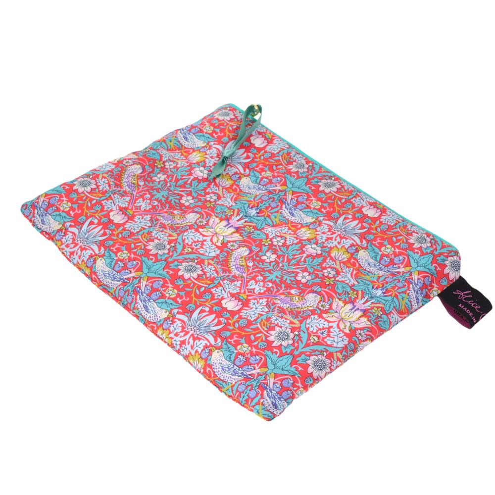 アリスキャロライン リバティ タナローン ミディアムフラットポーチ 小物入れ ウィリアムモリス いちご泥棒