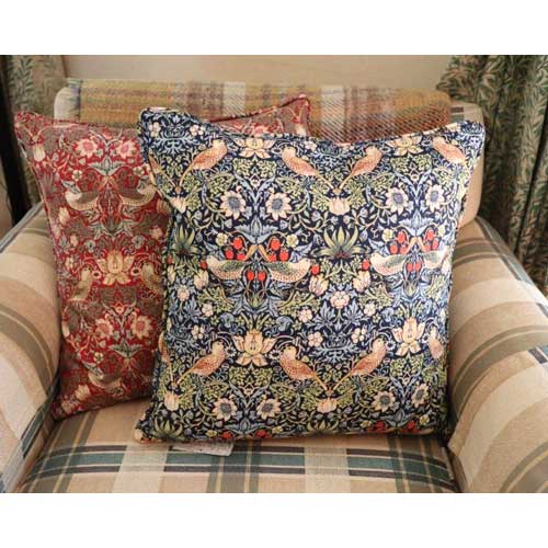 ウィリアムモリス パイピングクッションカバー Strawberry Thief Blue いちご泥棒