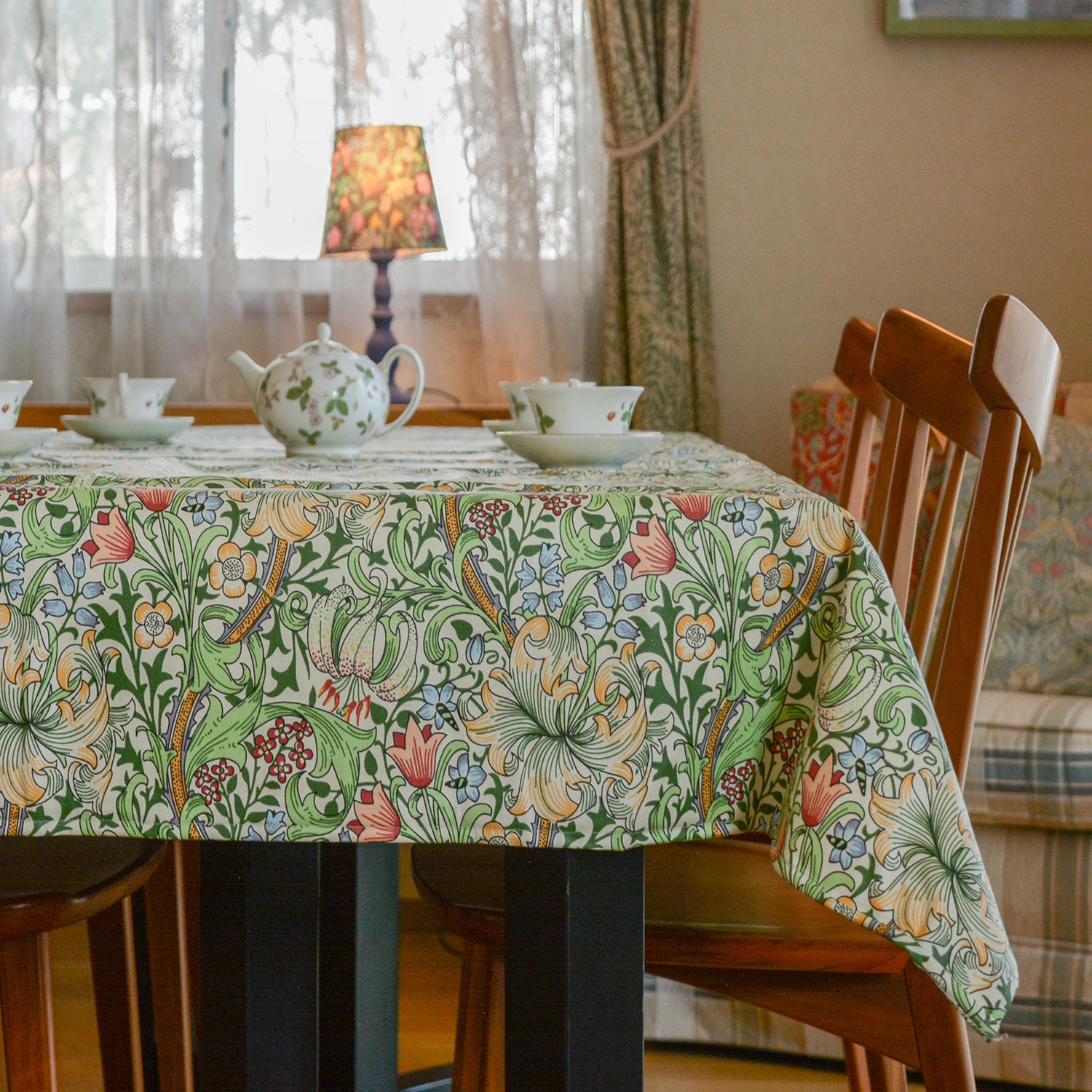 ウィリアムモリス Gallery オイルクロス テーブルクロス 長方形 Golden Lily LCTBCGYOC36