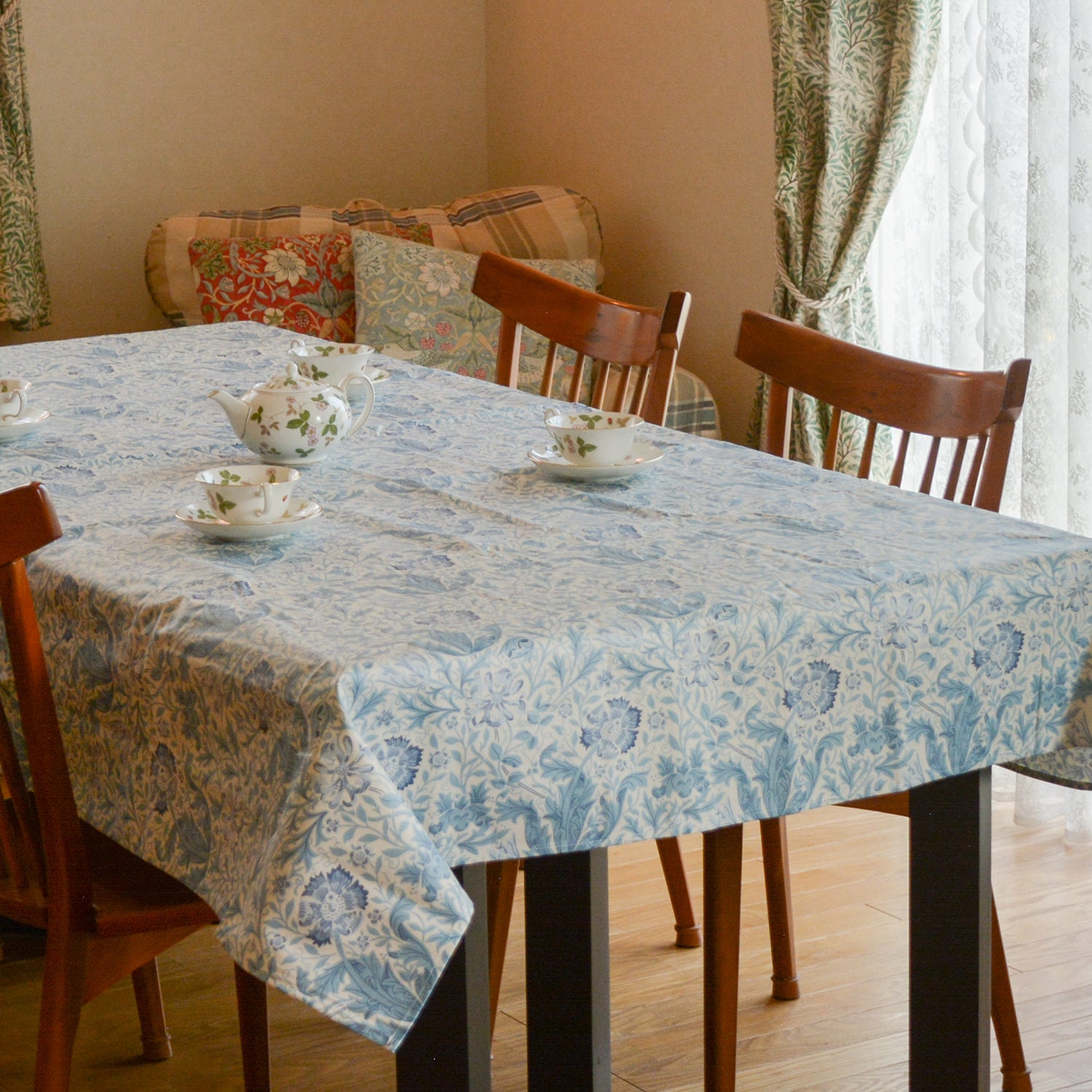 ウィリアムモリス Gallery オイルクロス テーブルクロス 長方形 Blue Compton LCTBCGYOC98