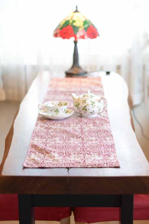 イギリス製 ローラズボウ ウィリアム モリス テーブルランナー ブラザーラビット