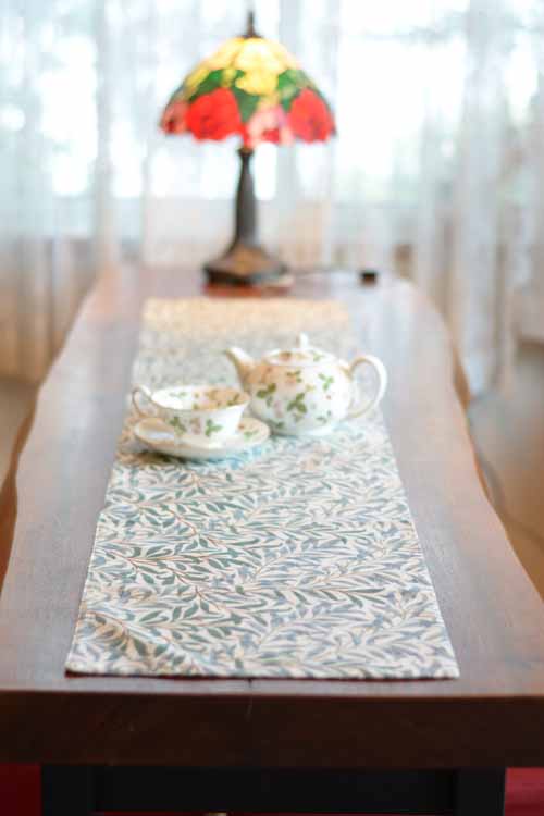 イギリス製 ローラズボウ ウィリアム モリス テーブルランナー グリーン ウィロウ
