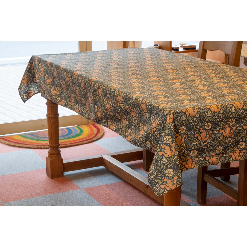 ウィリアム・モリス(William Morris)のコットンテーブルクロス。compton(コンプトン)の柄の画像。複数サイズの商品で使用される共通画像。